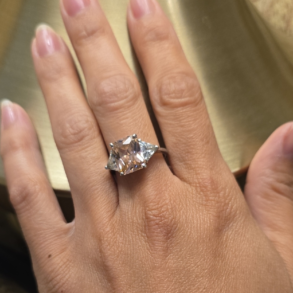 Bright Bubblegum Pink Cubic Zirconia Statement Ring Silver Tone Size 8